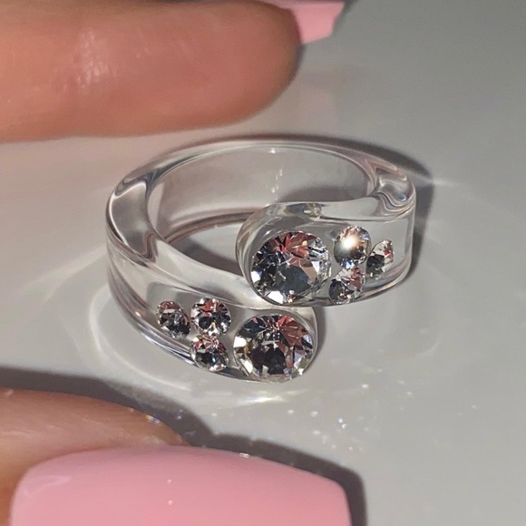 Acrylic Twist Ring With Swarovski Crystals, Transparent Clear Modern Ring - Picture 7 of 12